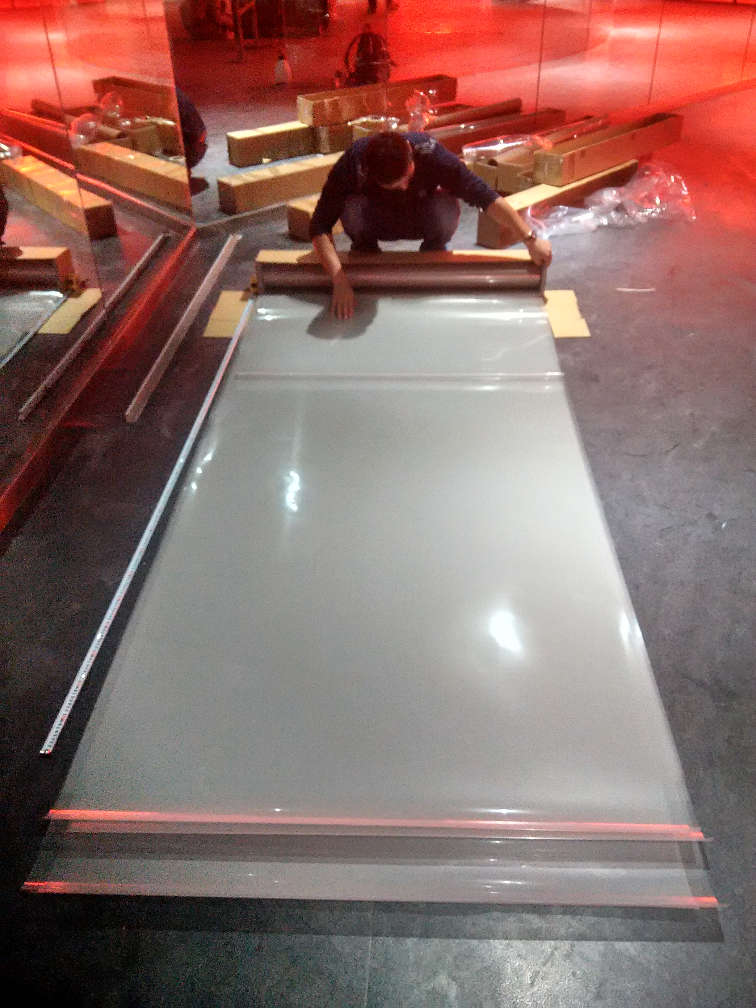 Tela de proje&ccedil;&atilde;o traseira ultra curta